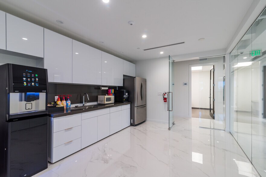 More Photos Of 955 S Federal Hwy, Fort Lauderdale Loft Creative Space For Sale