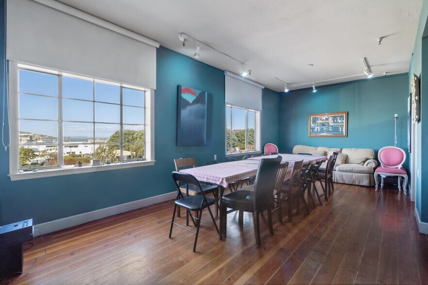 More Photos Of 757 Beach St, San Francisco Storefront Retail Office For Sale