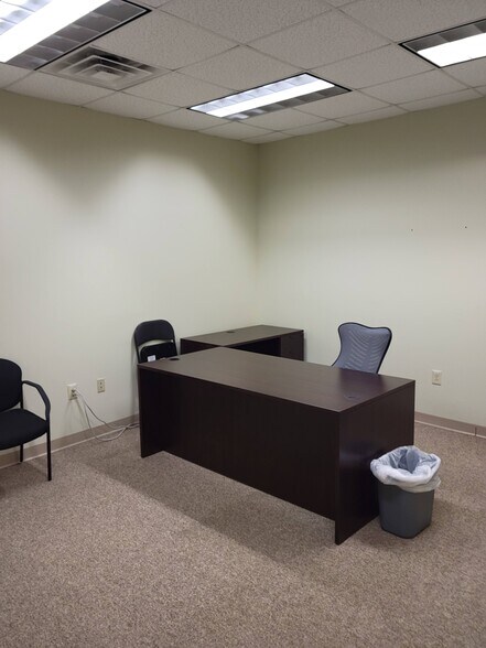 More Photos Of 826 Shannon Dr, Fayetteville Industrial For Sale