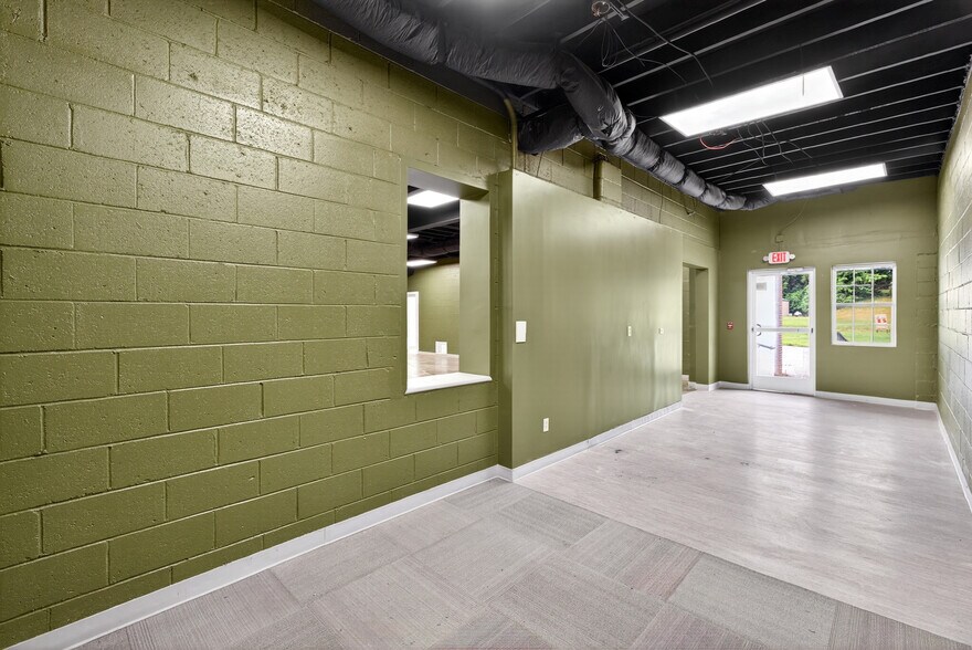 More Photos Of 1141 S Trade St, Tryon General Retail For Lease