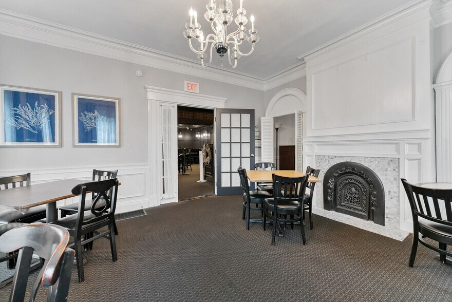 More Photos Of 135 Cooper St, Agawam Specialty For Sale