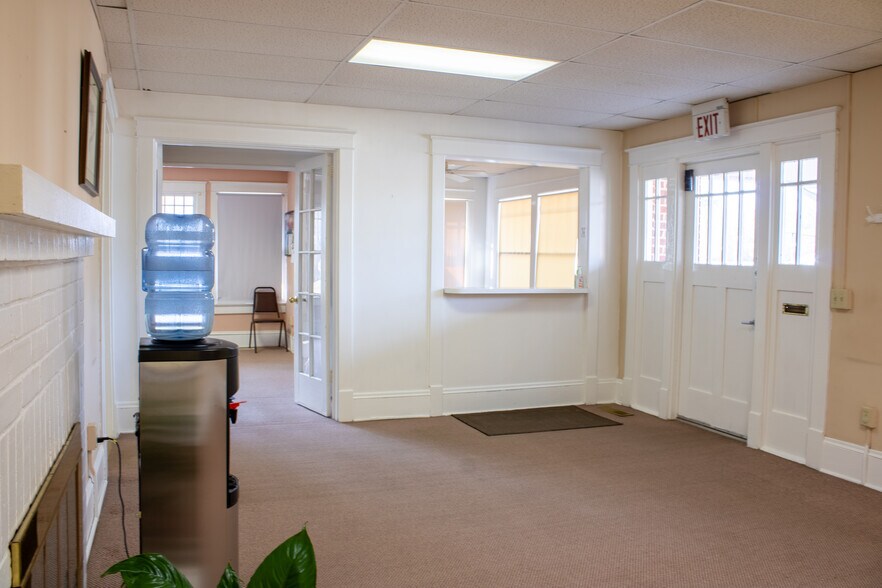 More Photos Of 611 Carthage St, Sanford Medical For Lease