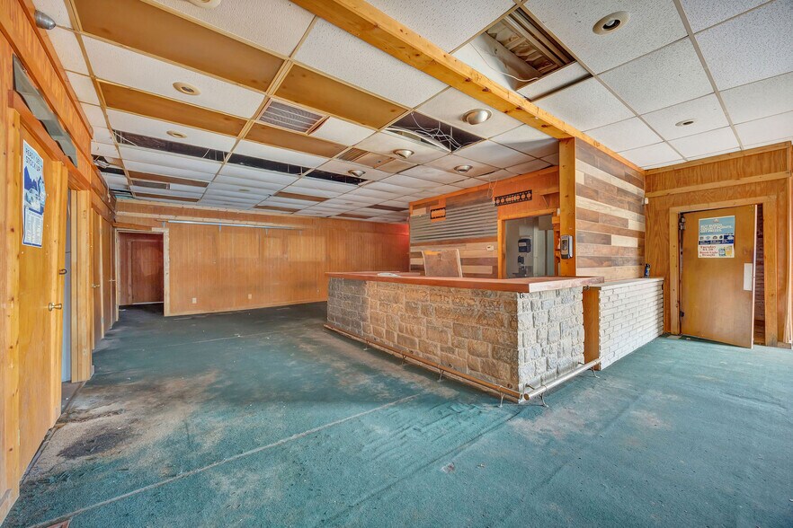 More Photos Of 100 S Brookville Pike, West College Corner Freestanding For Sale