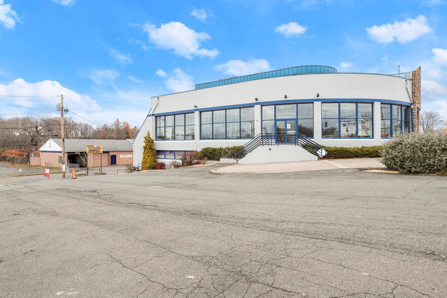 More Photos Of 1 Boston Post Rd, Milford Auto Dealership For Sale