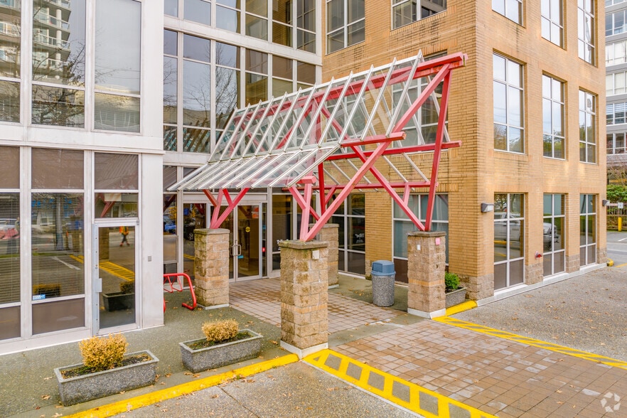 More Photos Of 11950 80th Ave, Delta Office For Lease