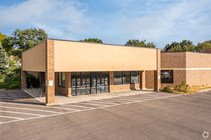 More Photos Of 16175 W 135th St, Olathe Freestanding For Sale