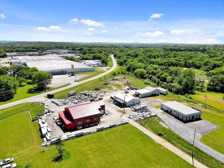 More Photos Of 811 & 813 W Lane, Shelbyville Warehouse For Sale