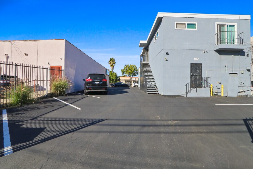 More Photos Of 2517 W Beverly Blvd, Montebello Storefront Retail Residential For Sale