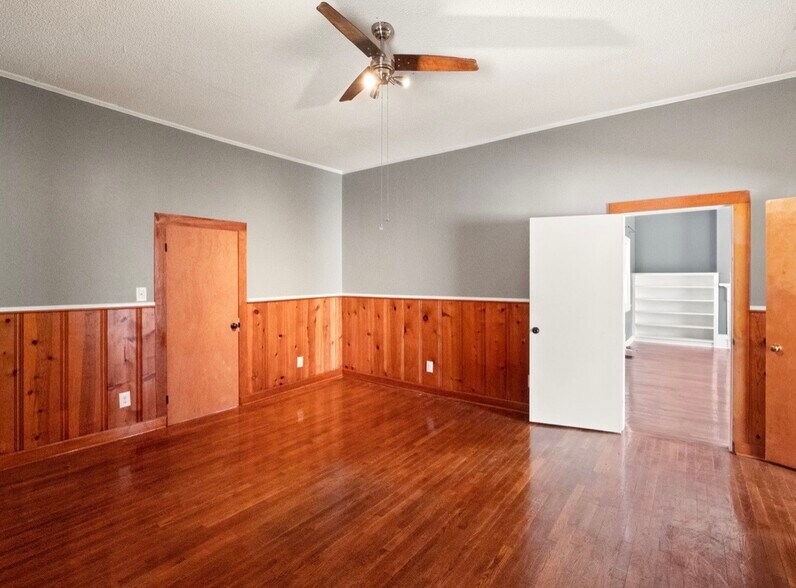 More Photos Of 615 E Main St, Scottsville Office For Sale