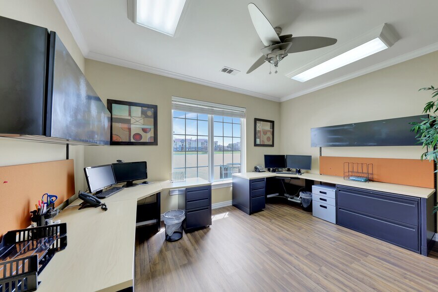 More Photos Of 860 Hebron Pky, Lewisville Medical For Sale
