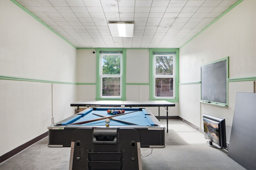 More Photos Of 401-407 N Patterson Park Ave, Baltimore Religious Facility For Sale