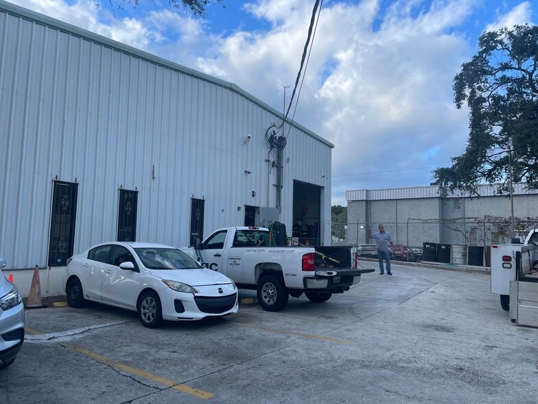 More Photos Of 5110 S Westshore Blvd, Tampa Warehouse For Lease