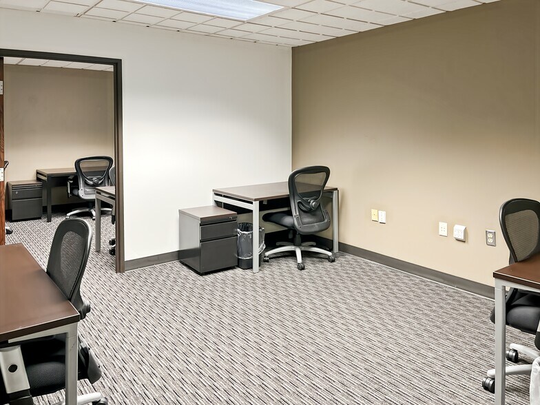 More Photos Of 39555 Orchard Hill Pl, Novi Coworking Space