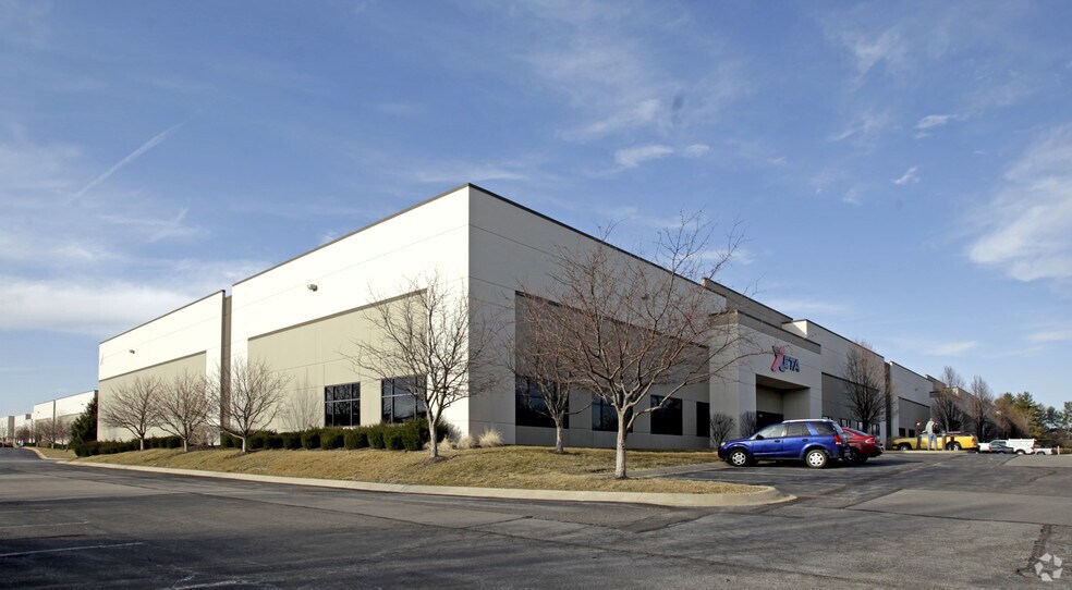 Primary Photo Of 601 Lambert Pointe Dr, Hazelwood Warehouse For Lease