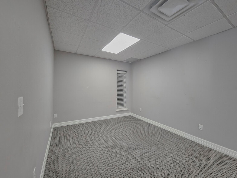 More Photos Of 6001 Nw Expressway, Oklahoma City Office For Sale