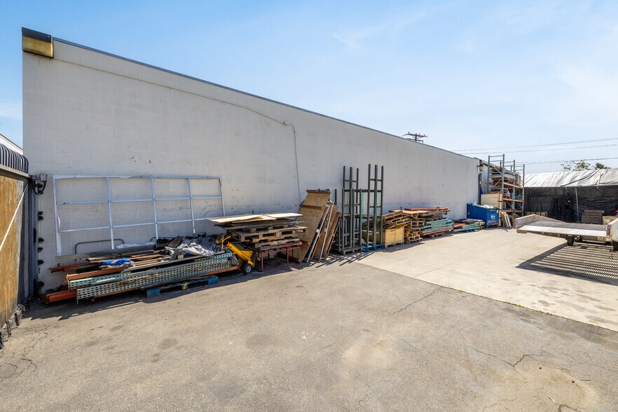More Photos Of 1428 W South Central Park Ave, Anaheim Warehouse For Lease