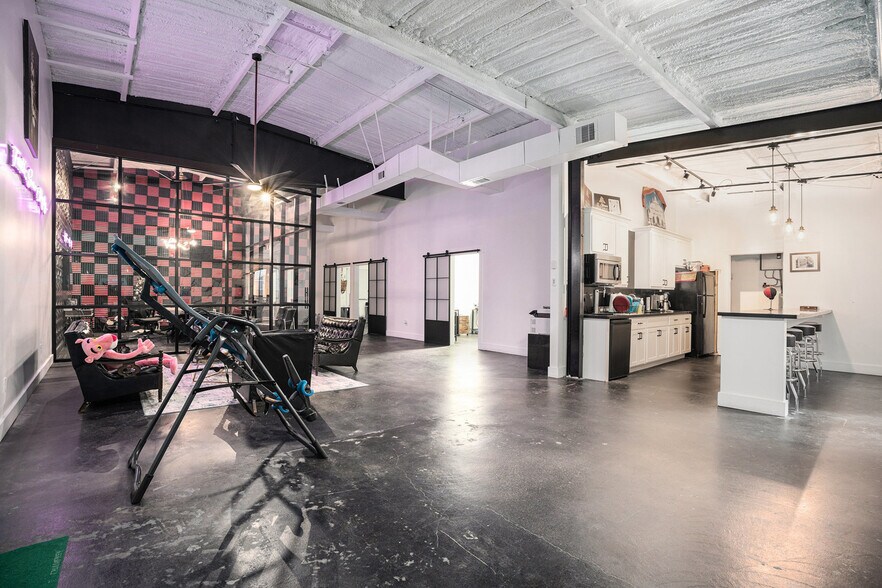 More Photos Of 6933 Olson Ln, Pasadena Service For Sale