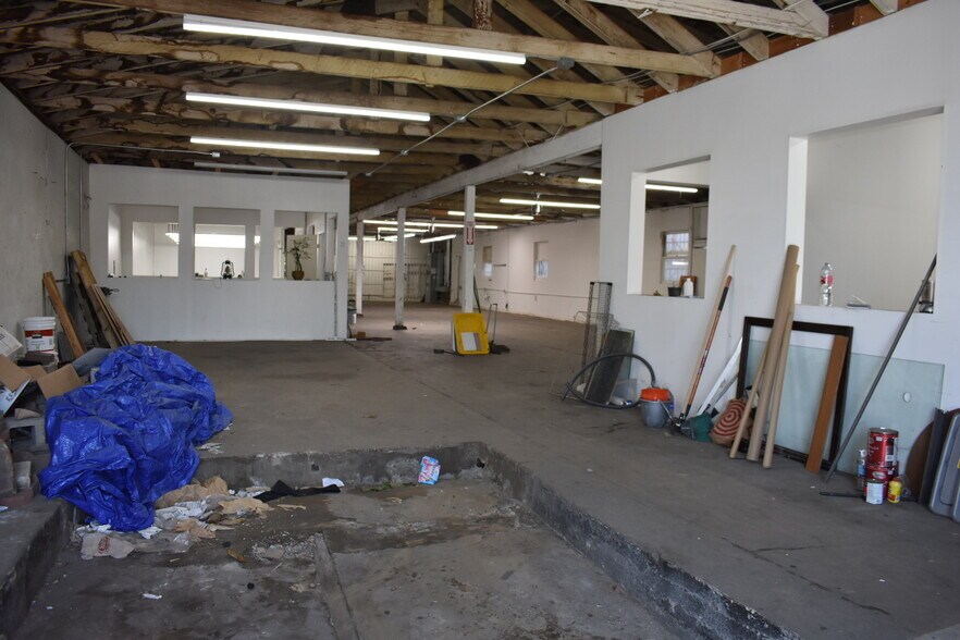 More Photos Of 4862 Compton Ave, Los Angeles Manufacturing For Sale