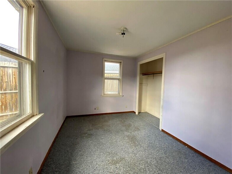 More Photos Of 15688 Davis Ave, Hayward Office For Sale