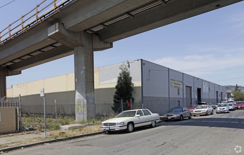 Primary Photo Of 1021-1039 45th Ave, Oakland Warehouse For Lease