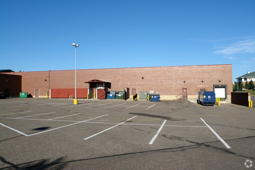More Photos Of 11210-11260 Wayzata Blvd, Hopkins General Retail For Lease