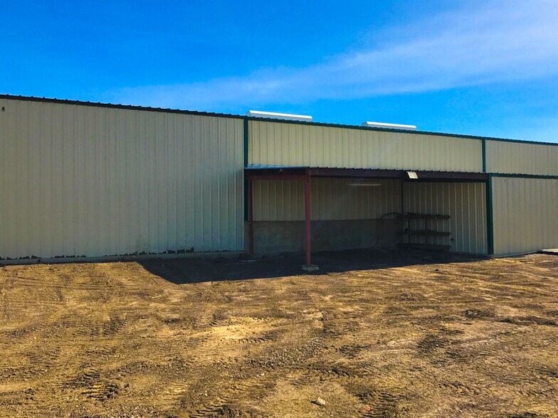 More Photos Of 4515 Smith Rd, Von Ormy Truck Terminal For Lease