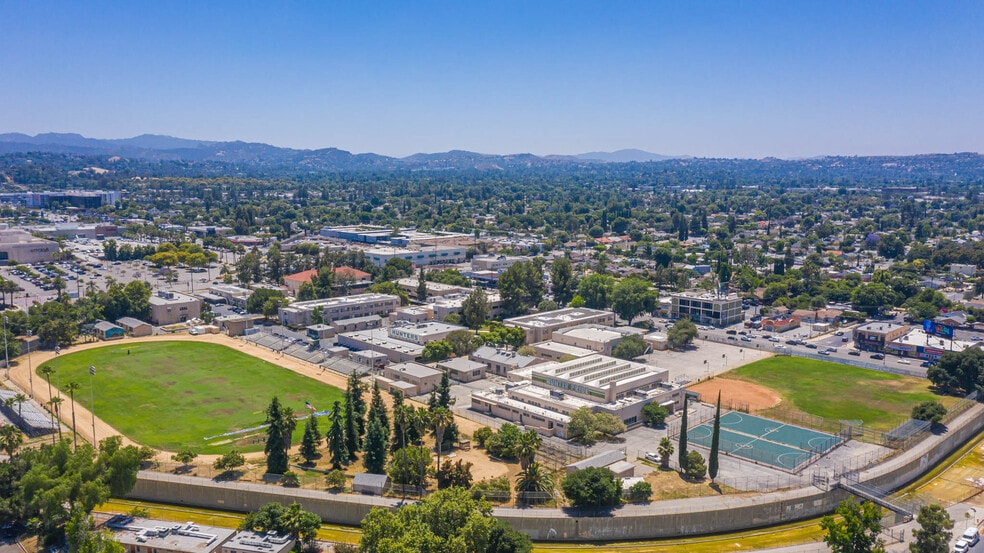 More Photos Of 21719 Hart St, Canoga Park Apartments For Sale