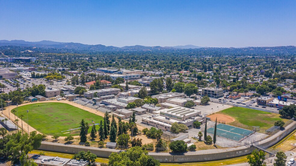 More Photos Of 21719 Hart St, Canoga Park Apartments For Sale