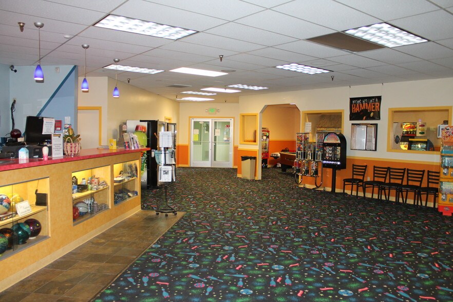 More Photos Of 125 E J St, Deer Park Warehouse For Lease