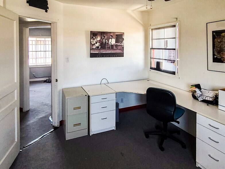 More Photos Of 1310 S Maryland Pky, Las Vegas Office For Sale