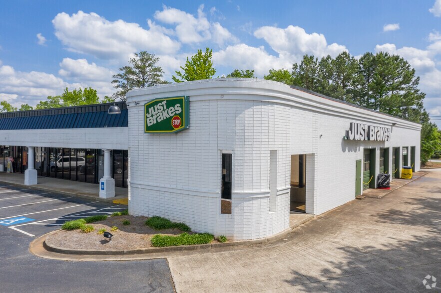 More Photos Of 11235 Alpharetta Hwy, Roswell Storefront For Lease