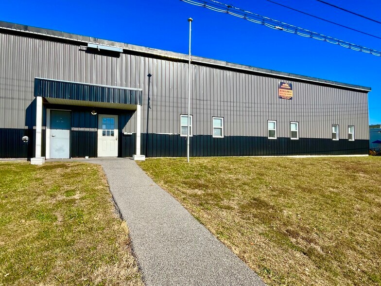 More Photos Of 606 7th St, Schenectady Warehouse For Lease