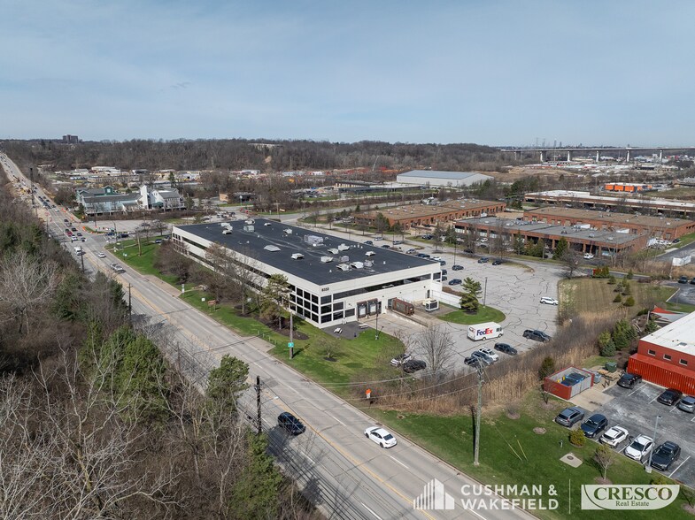 More Photos Of 8333 Rockside Rd, Valley View Office For Lease