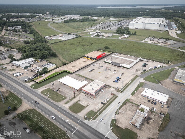 More Photos Of 1837 N Market St, Shreveport General Retail For Sale