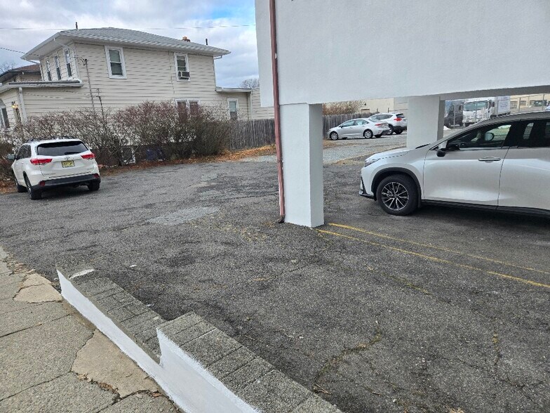 More Photos Of 566 Grand Ave, Ridgefield Medical For Lease