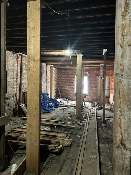 More Photos Of 27-29 Bank St, New London Storefront Retail Residential For Sale