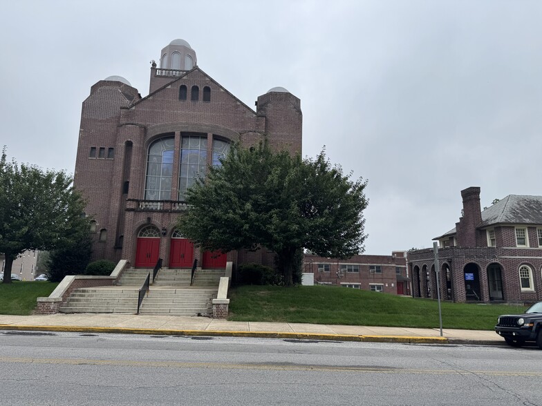 More Photos Of 100 Lafayette St, York Specialty For Sale