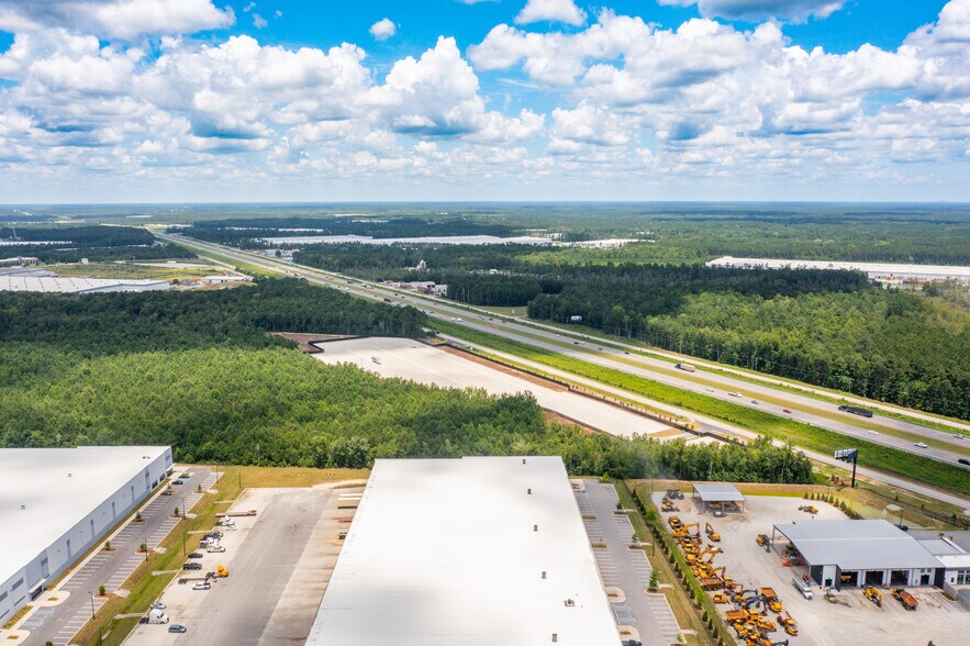 More Photos Of 1430 Business Park Rd, Summerville Warehouse For Lease