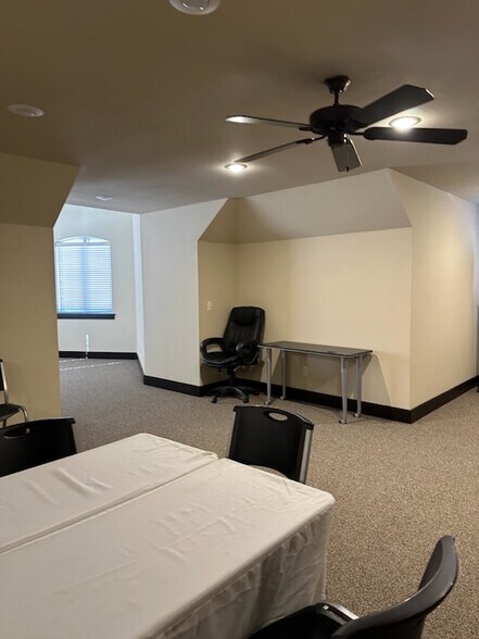 More Photos Of 1441 W Pleasant Grove Rd, Rogers Self Storage For Lease