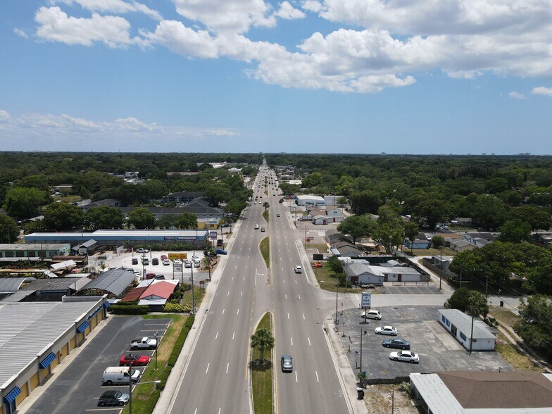 More Photos Of 4501 49th St N, Saint Petersburg Auto Dealership For Lease