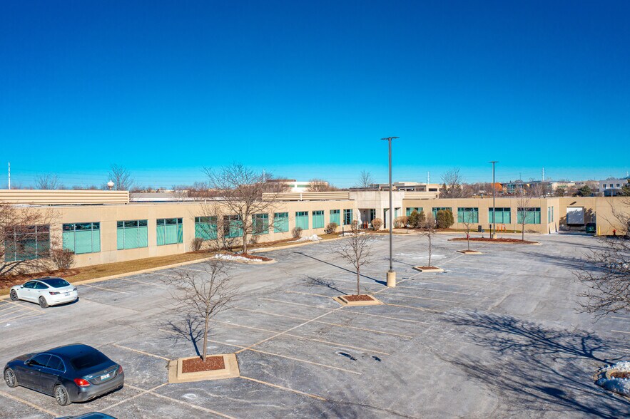 More Photos Of 4300 Weaver Pky, Warrenville Office For Lease
