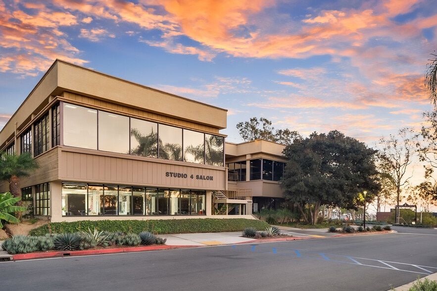 More Photos Of 1303 Avocado Ave, Newport Beach Office For Lease