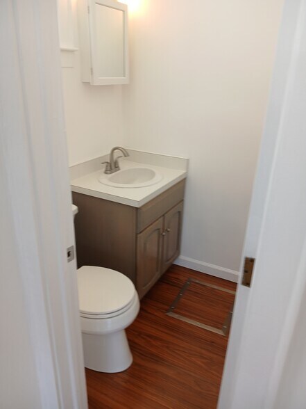 More Photos Of 24 Main St, Centerbrook Loft Creative Space For Lease