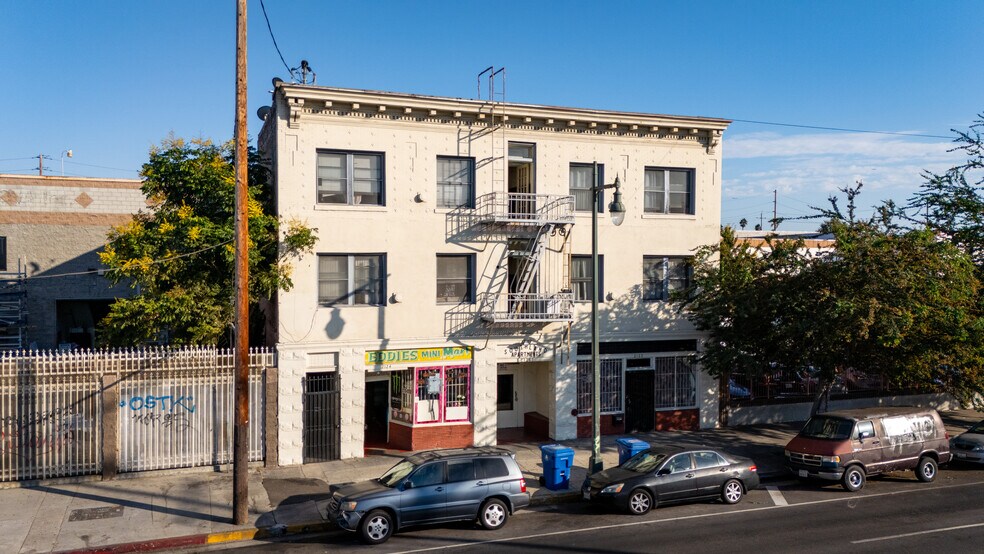 Primary Photo Of 2124-2126 Main St, Los Angeles Apartments For Sale