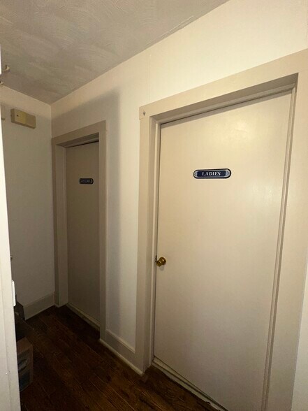 More Photos Of 300 Pepper St S, Christiansburg Coworking Space