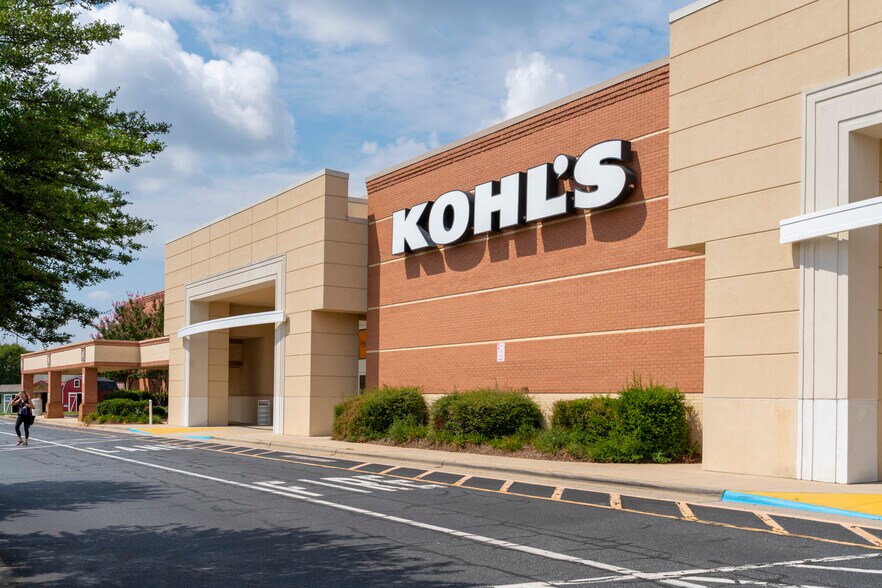 More Photos Of 9645-9759 Sam Furr Rd, Huntersville Unknown For Lease