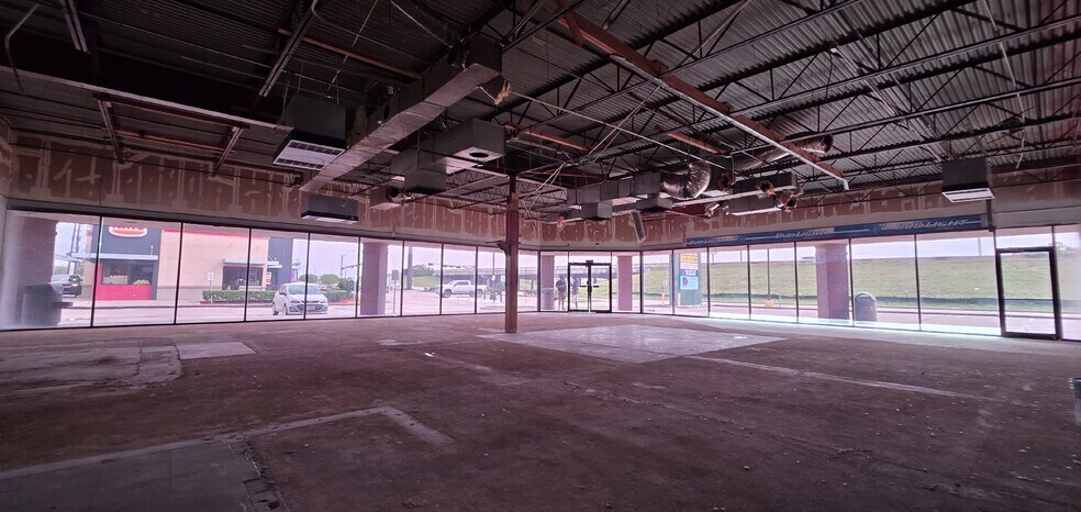 More Photos Of 1309 W Fairmont Pky, La Porte Unknown For Lease