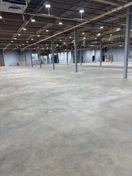 Primary Photo Of 456 Nordhoff Pl, Englewood Warehouse For Lease