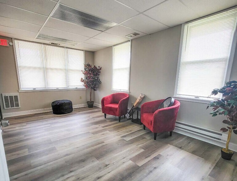 More Photos Of 1630 E High St, Pottstown Medical For Sale