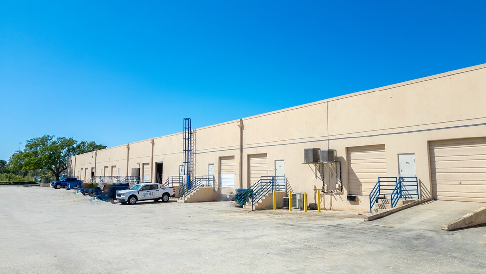 More Photos Of 3902 Corporex Park Dr, Tampa Unknown For Lease